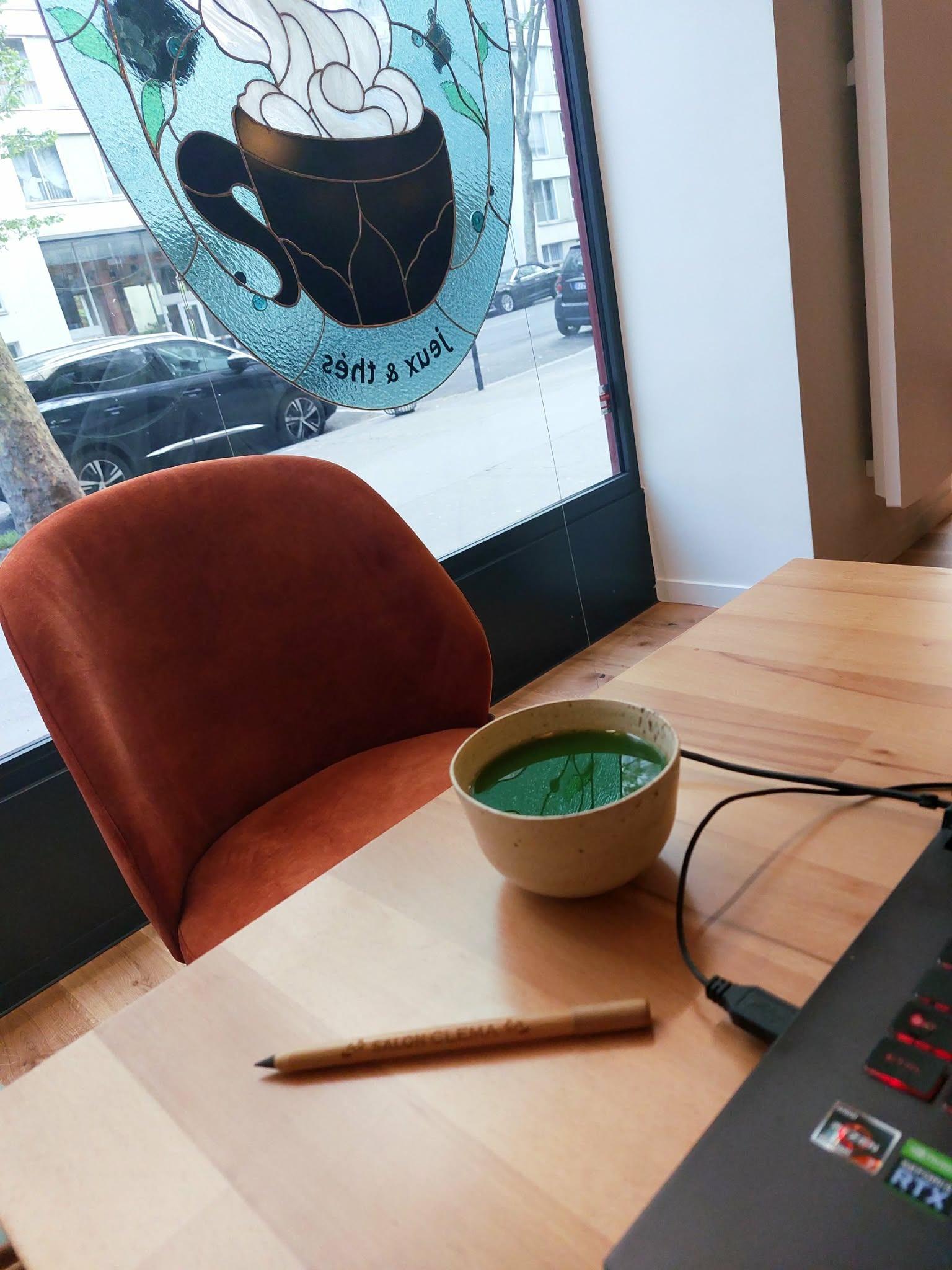 Matcha et vitrail au Salon Cléma